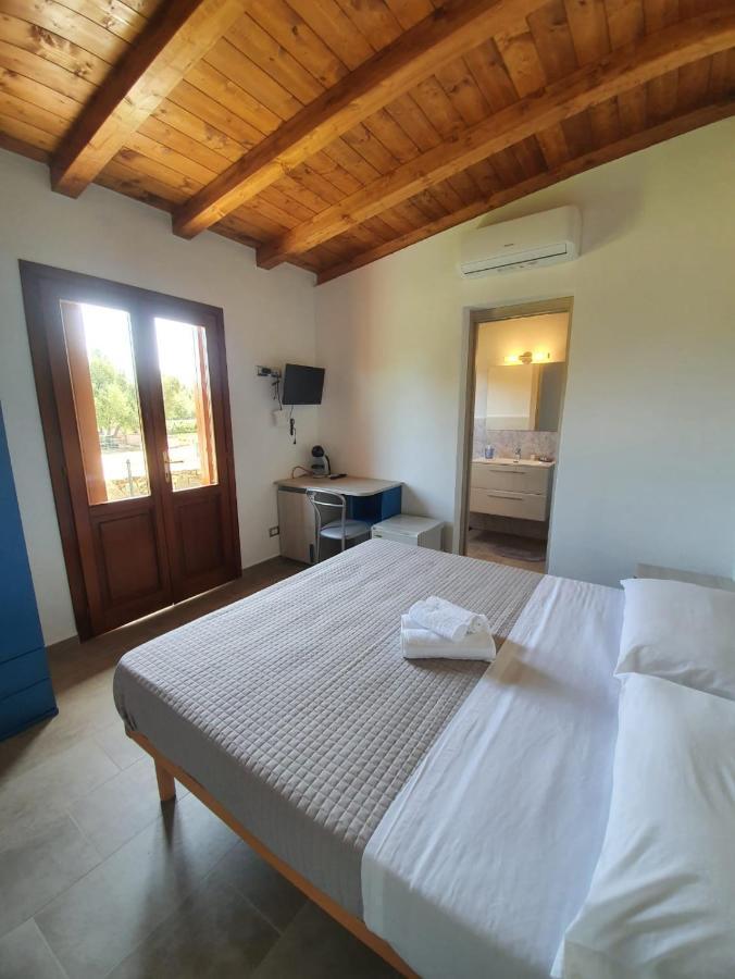 Affittacamere Samar San Teodoro  Esterno foto